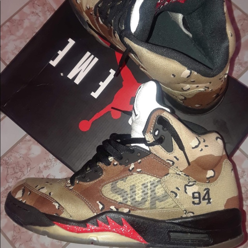 Supreme 5s size 9